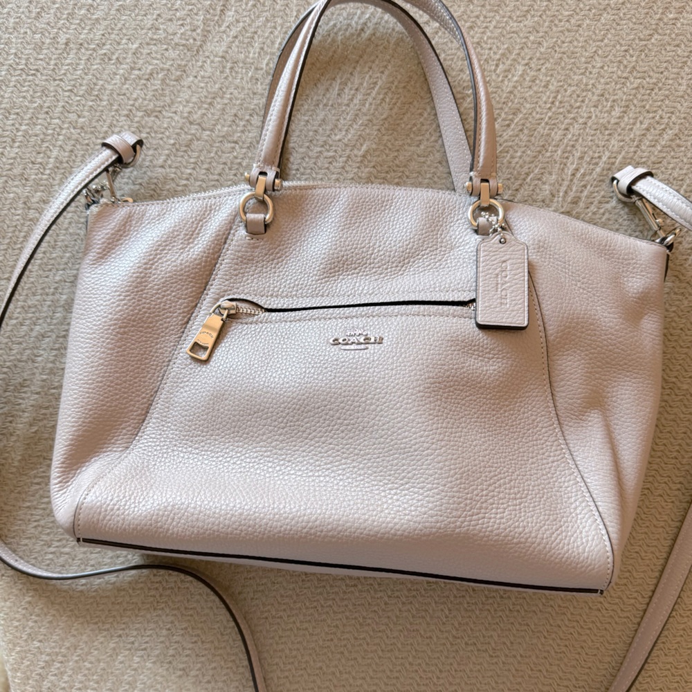 Coach like new hand bag
